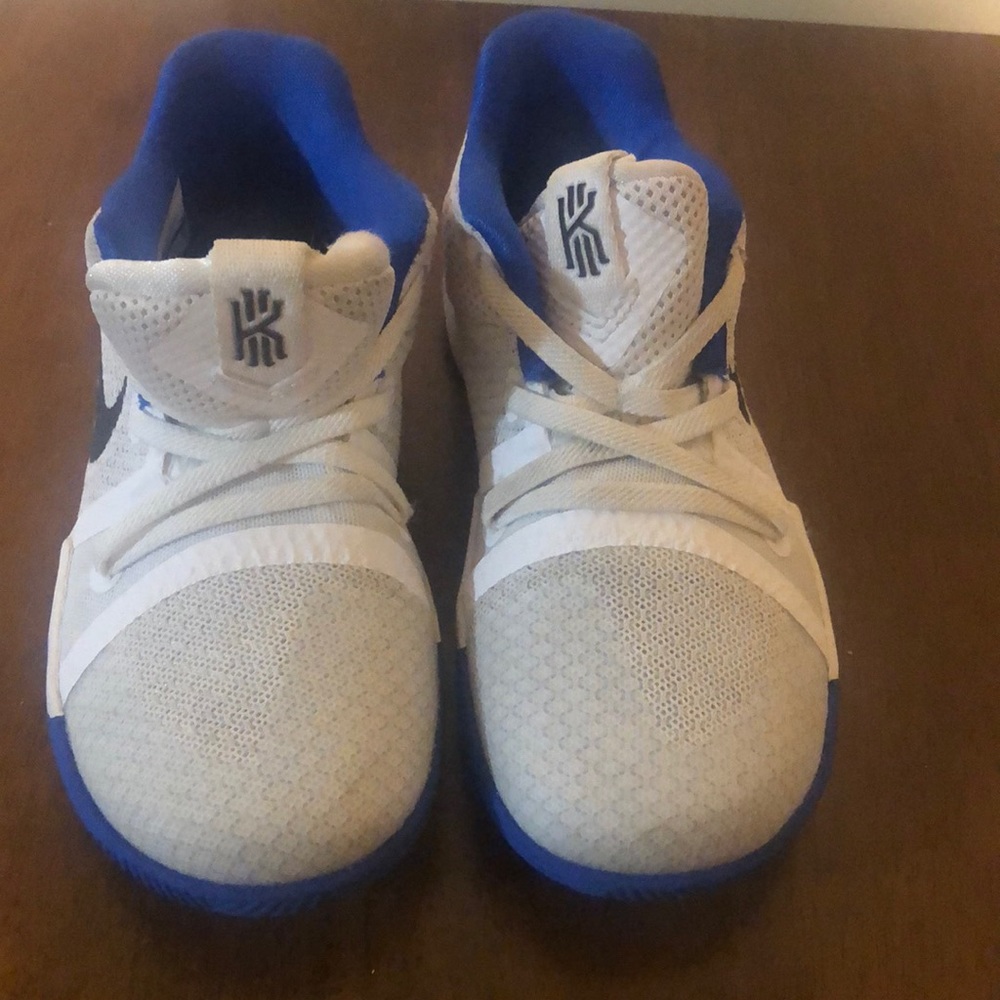 Sneakers - Picture 2 of 3